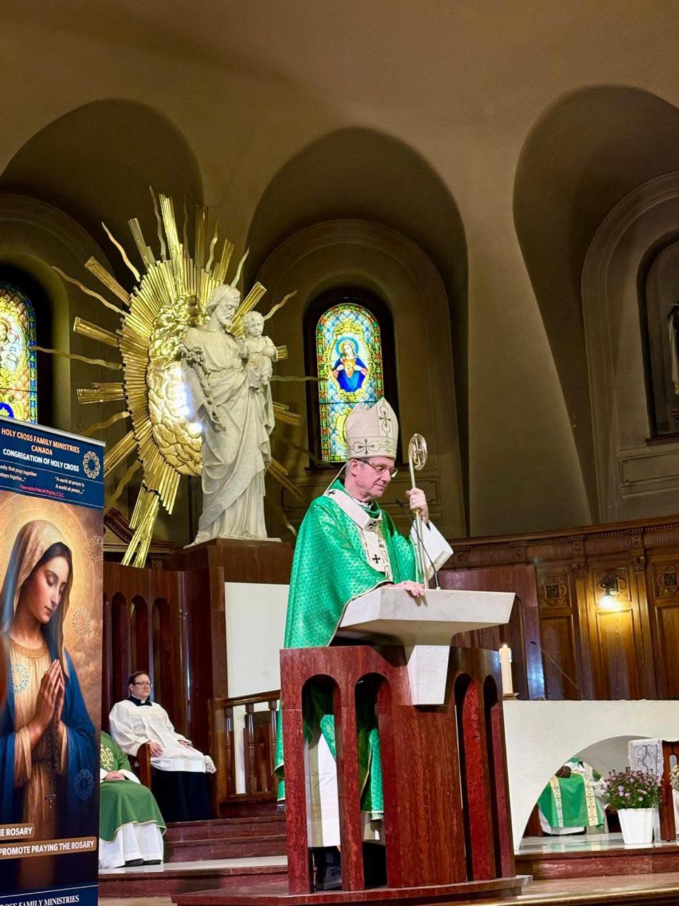 Mgr Christian Lépine, archevêque de Montréal, prononce l'homélie à l'Oratoire Saint-Joseph